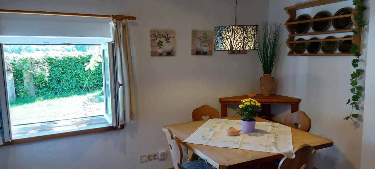 Ruhig gelegene Ferienwohnung mit gemütlichem Kamin Rotthalmuenster Exterior foto